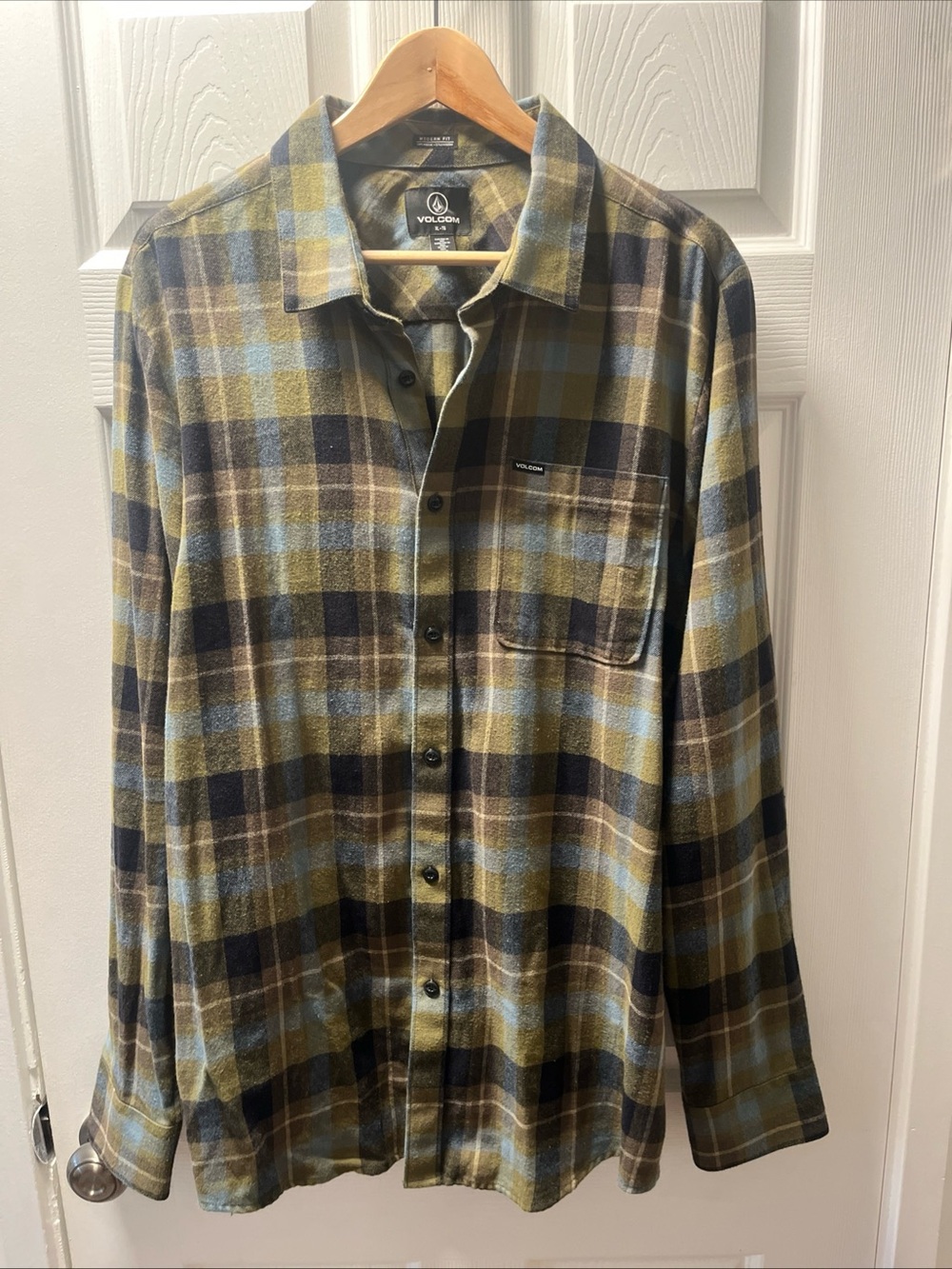 Volcom Men's Olive and Blue Plaid Button-Down Shirt. XL. Slim fit.